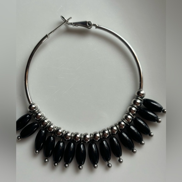 KINSLEY ARMELLE 🖤MARIANA COLLECTION
SILVER BLACK EARRINGS - Picture 7 of 10